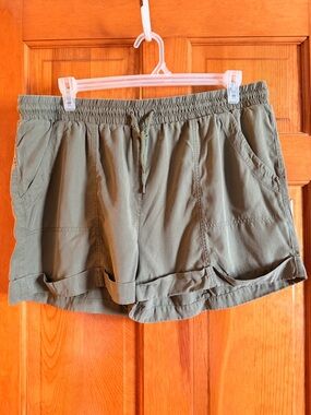 Universal Thread Olive Green Women's Drawstring Shorts XXL